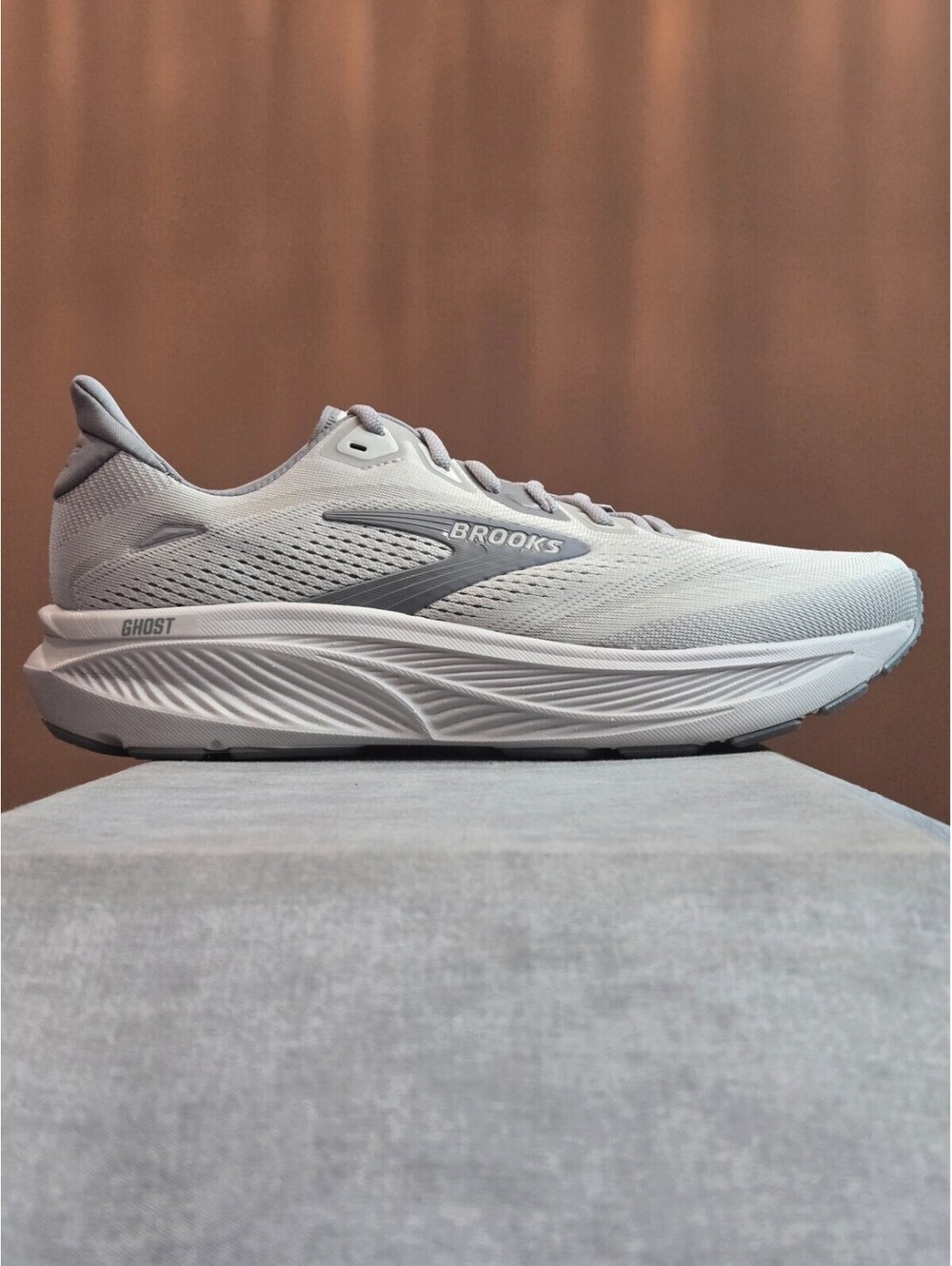 Brooks Ghost 18 - Grey / Oyster (1104932E036) Men's 9 Wide (2E) Brand New In Box